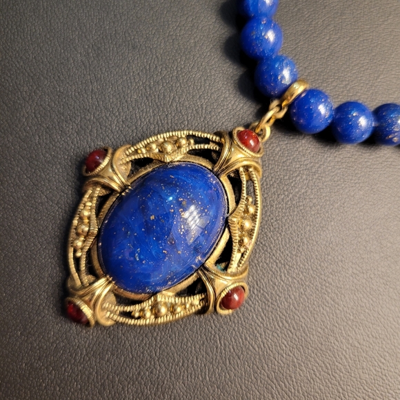1928 Blue & Red Beaded Necklace Antiqued Gold-tone Sparkling Faux Lapis Pendant - Picture 11 of 15